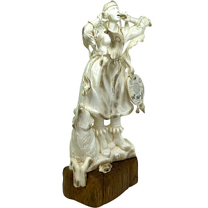 Статуэтка Играющая на варгане