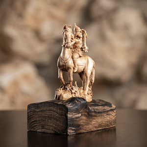 Композиция Богатырь на коне