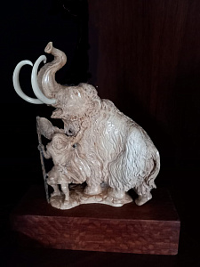 Композиция Воин с мамонтом  