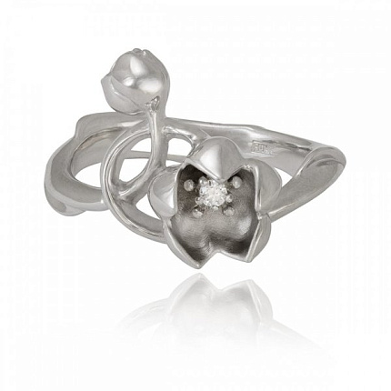 Кольцо с фианитом