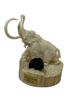 Композиция Мамонт с метеоритом