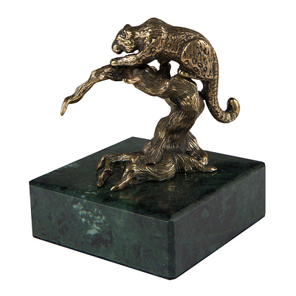 Статуэтка «Барс на коряге»