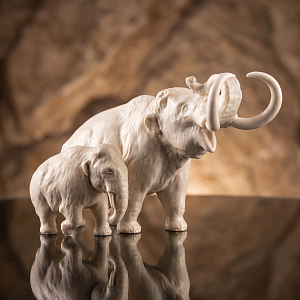 Композиция Мамонт с мамонтенком