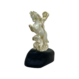 Композиция Наездница