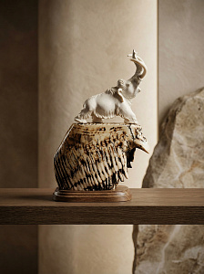 Композиция Мамонт на скале