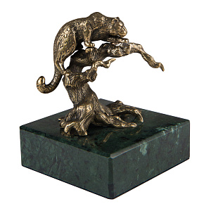 Статуэтка «Барс на коряге»