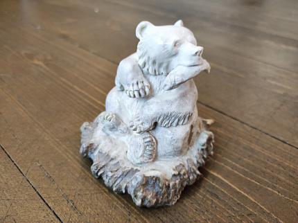 Статуэтка Медведь с рыбой